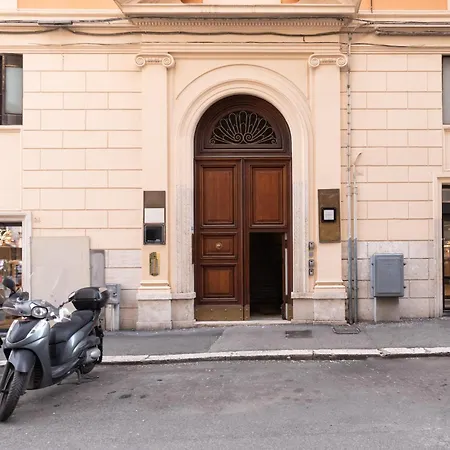 At Twenty-nine - Nuovo E Incantevole Appartamento! Roma